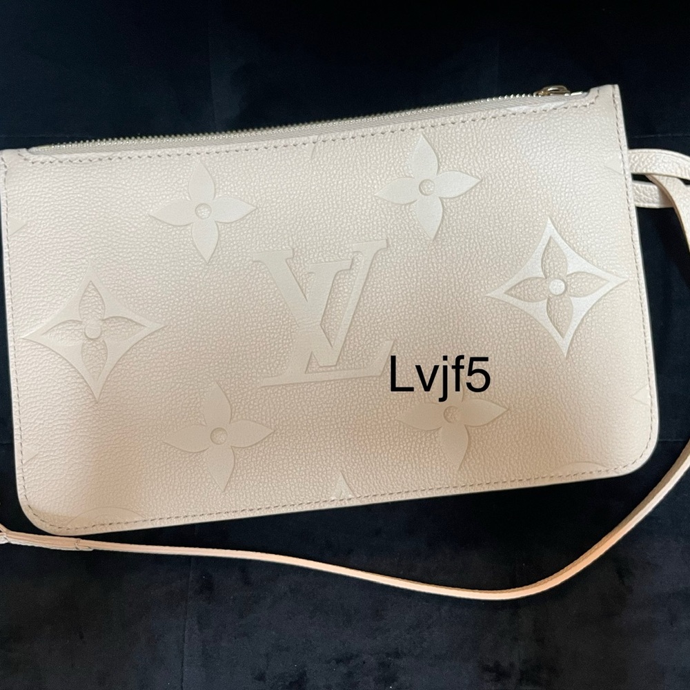 Louis Vuitton SAND empreinte leather neverfull MM pochette
